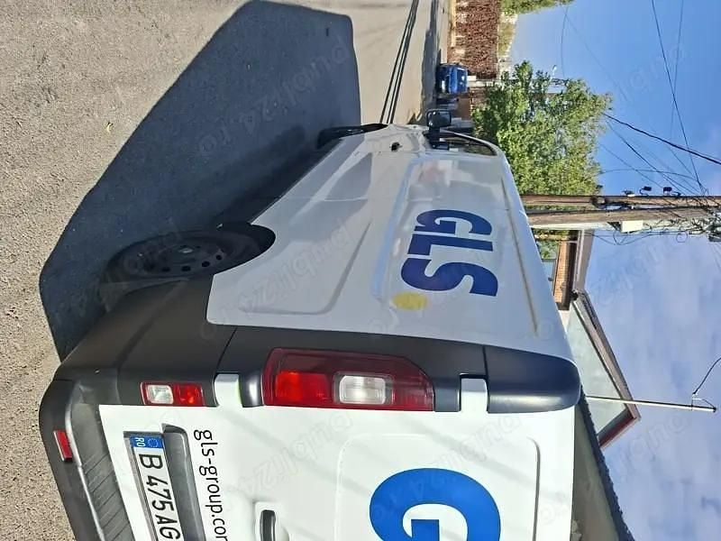 Utilizat 2015 Renault Trafic Van | 7.600 EUR (Preț bun) - Imagine 1/4