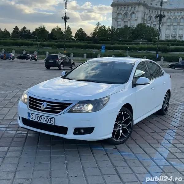Utilizat 2014 Renault Mégane III Berlinǎ | 6.890 EUR - Imagine 1/4