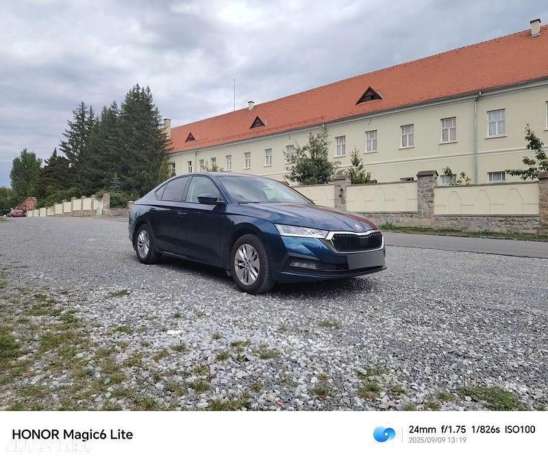 Culoarealbastru Utilizat 2024 Skoda Octavia Ambition Berlinǎ | 24.500 EUR (Puțin scump) - Imagine 1/4