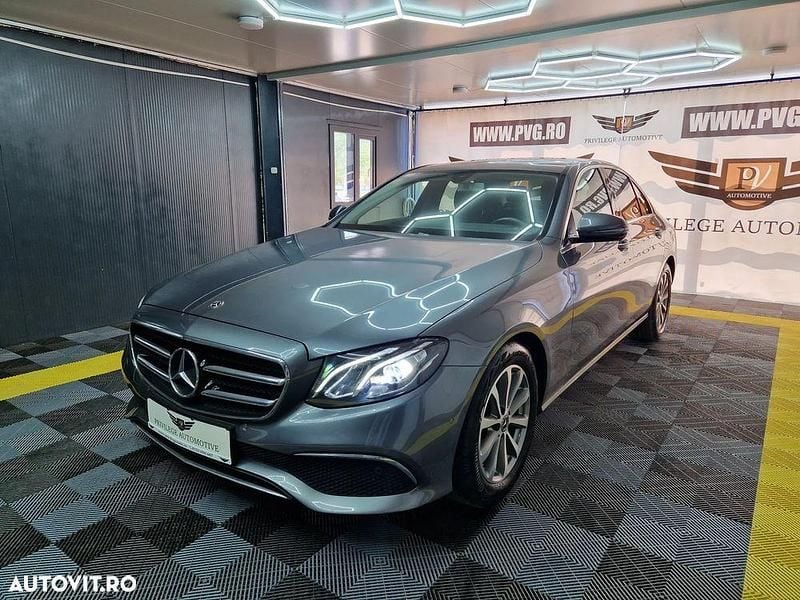 Gri Utilizat 2020 Mercedes E200 Berlinǎ | 29.990 EUR (Puțin scump) - Imagine 1/4