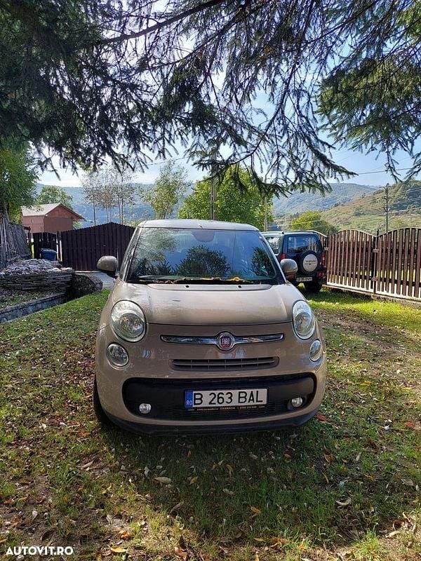 Culoaremaro Utilizat 2016 Fiat 500L Lounge Monovolum | 11.860 EUR - Imagine 1/4