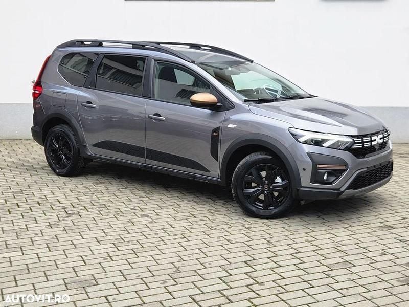 Nouă Dacia Jogger Extreme 100 CP (73 kW) 2025 Culoaregri Monovolum