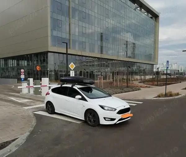Alb Utilizat 2017 Ford Focus ST-Line Hatchback | 8.700 EUR (Preț bun) - Imagine 1/4