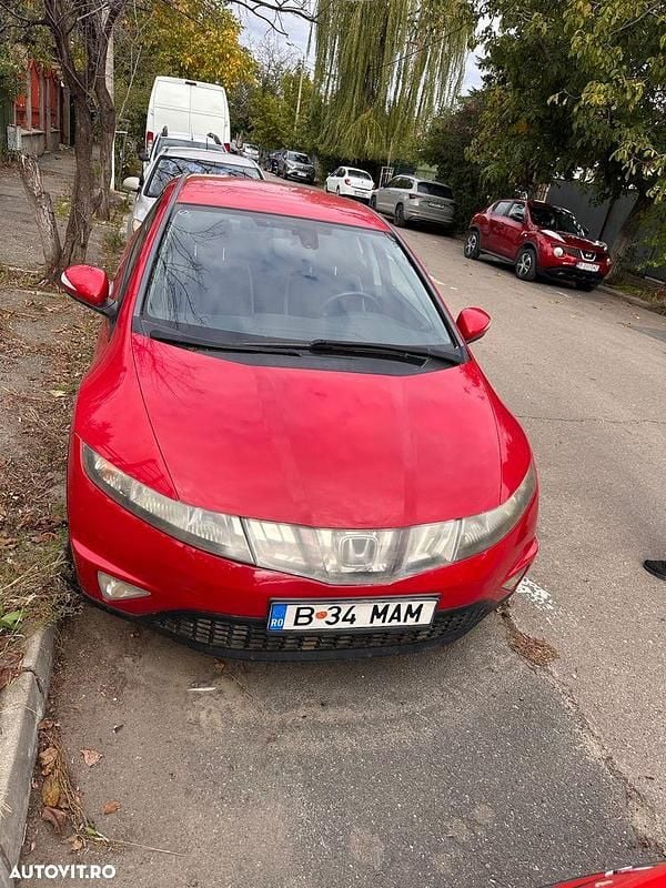 Culoarerosu Utilizat 2006 Honda Civic Hatchback | 3.000 EUR (Preț OK) - Imagine 1/4