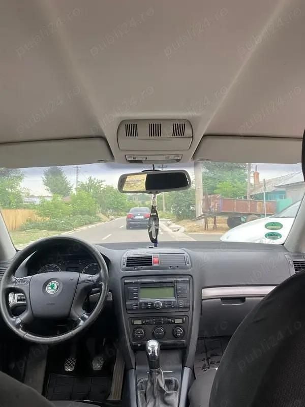 Gri Utilizat 2005 Skoda Octavia SE Berlinǎ | 1.500 EUR (Preț OK) - Imagine 1/4