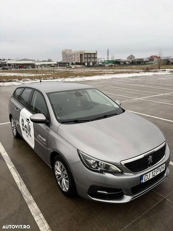 Second-hand Peugeot 308 Active 130 CP (95 kW) 2018 Culoareargint Break