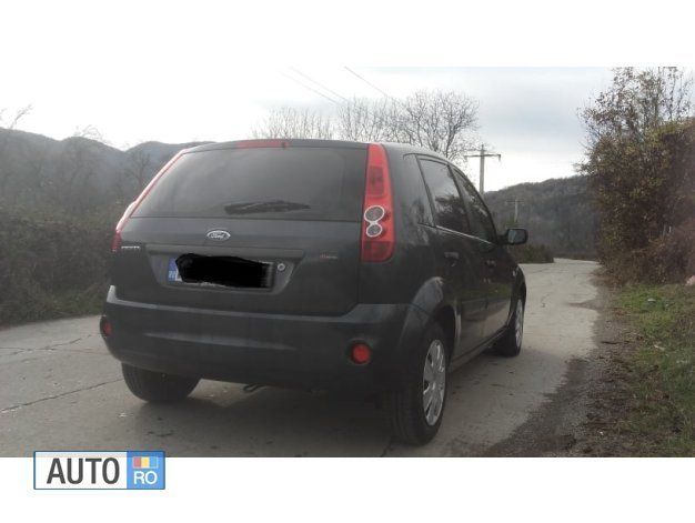 Second-hand Ford Fiesta 89 CP (65 kW) 2007 Gri Hatchback