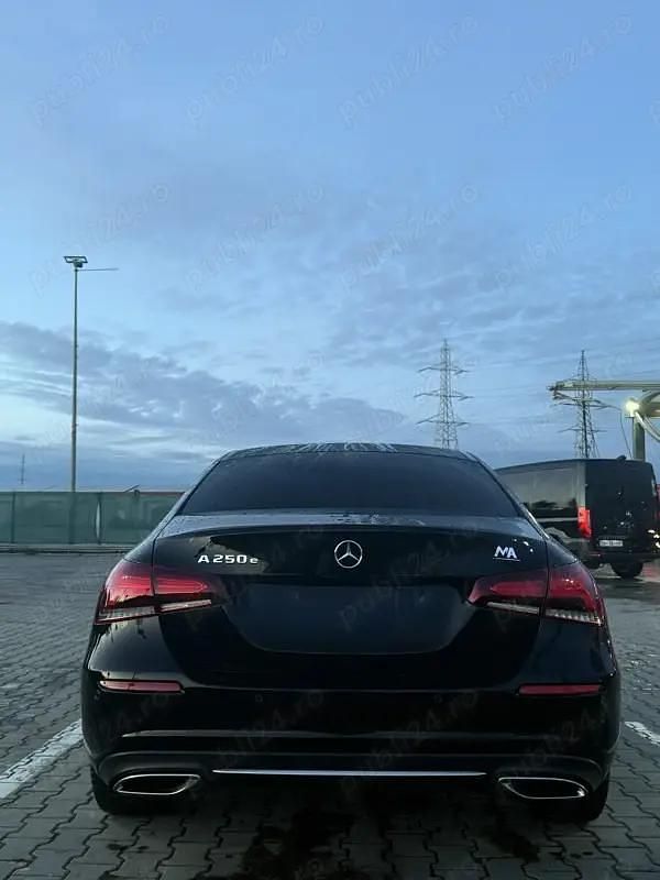 Second-hand Mercedes A250 218 CP (160 kW) 2020 Negru Berlinǎ