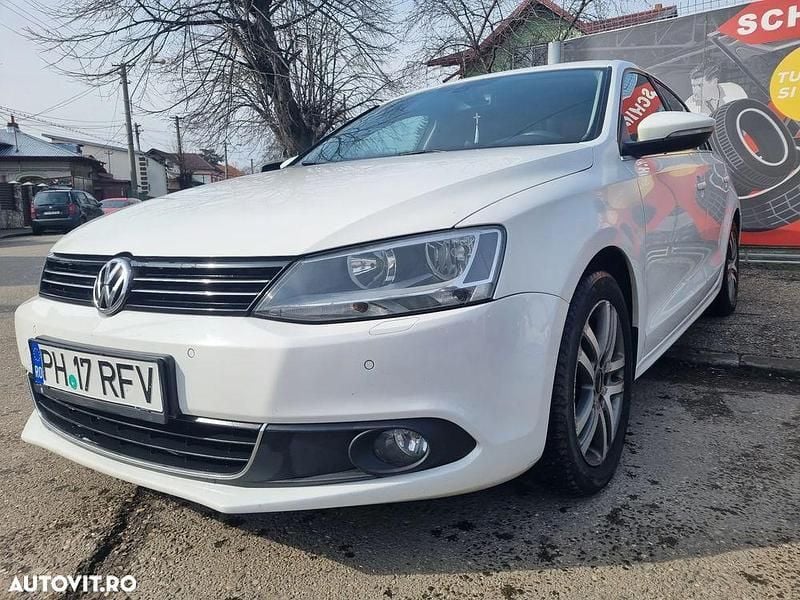 Second-hand VW Jetta Comfortline 140 CP (102 kW) 2012 Culoarealb Berlinǎ