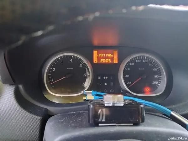 Utilizat 2011 Dacia Duster SUV | 3.850 EUR (Preț OK) - Imagine 1/4