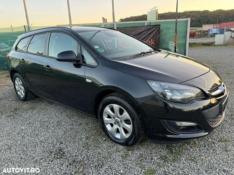 Culoarenegru Utilizat 2015 Opel Astra Break | 5.950 EUR (Preț OK) - Imagine 1/4