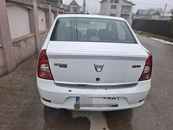 Utilizat 2008 Dacia Logan Berlinǎ | 1.400 EUR (Super Preț) - Imagine 1/4