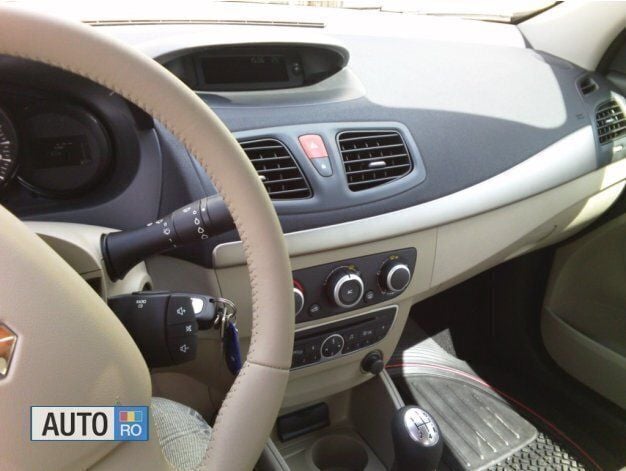 Albastru Utilizat 2012 Renault Fluence Berlinǎ | 3.200 EUR - Imagine 1/4
