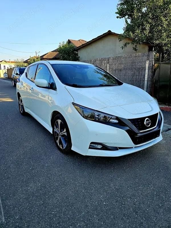 Alb Utilizat 2020 Nissan Leaf N-Connecta Hatchback | 11.300 EUR (Preț bun) - Imagine 1/4