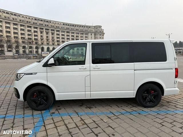 Second-hand VW Transporter Highline 150 CP (110 kW) 2018 Culoarealb Van