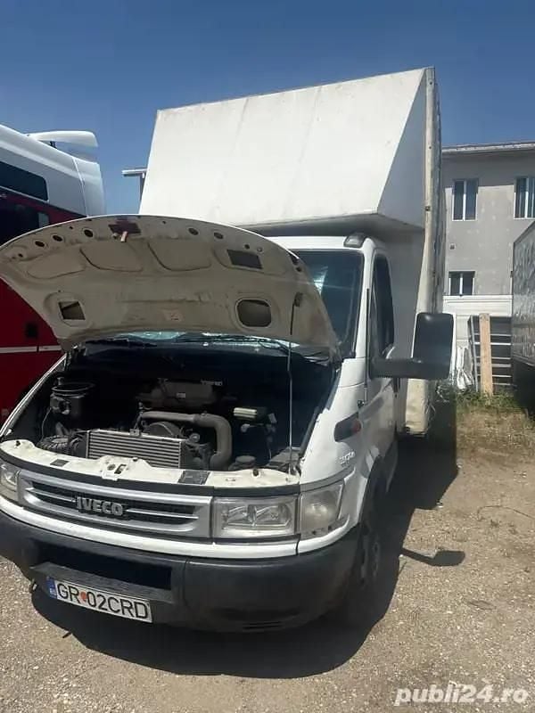 Alb Utilizat 2005 Iveco Daily | 3.500 EUR (Preț bun) - Imagine 1/4