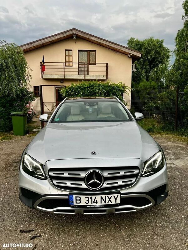 Gri Utilizat 2018 Mercedes E220 Break | 28.499 EUR (Scump) - Imagine 1/4