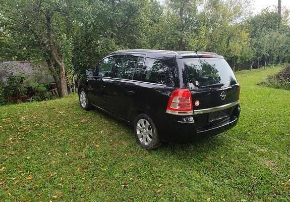 Second-hand Opel Zafira 110 CP (80 kW) 2010 Negru Monovolum