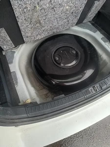 Second-hand Toyota Auris Hybrid 132 CP (97 kW) 2015 Hatchback