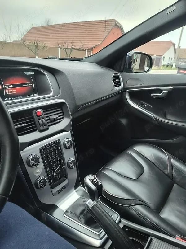 Second-hand Volvo V40 115 CP (84 kW) 2016