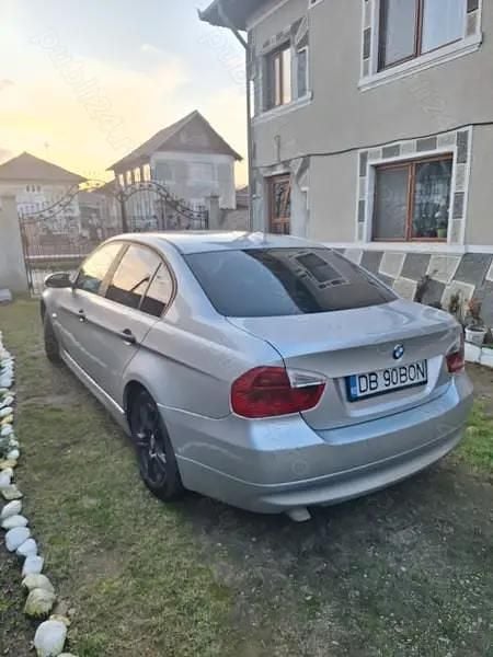 Second-hand 2005 BMW 320 Berlinǎ | 2.500 EUR (Preț bun) - Imagine 1/4
