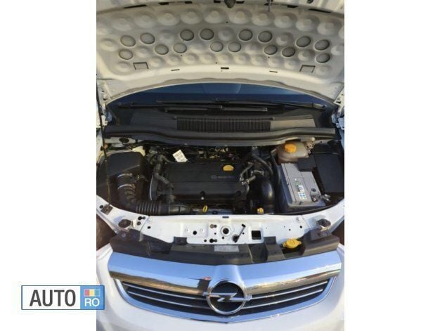 Second-hand Opel Zafira 150 CP (110 kW) 2011 Alb Monovolum