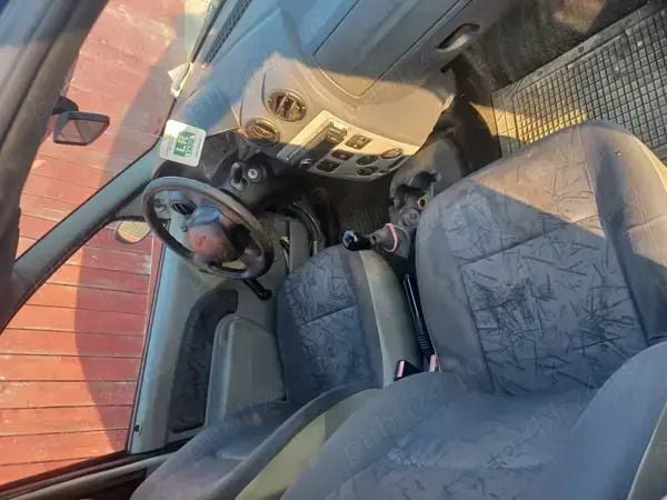 Utilizat 2005 Dacia Logan Berlinǎ | 700 EUR (Super Preț) - Imagine 1/4