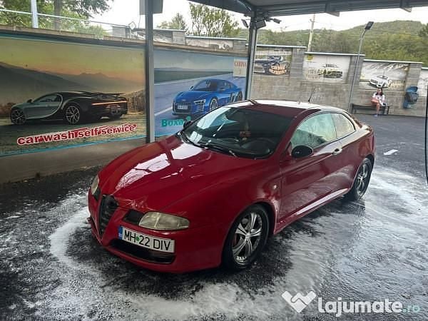 Roșu Utilizat 2005 Alfa Romeo GT Coupe | 2.200 EUR - Imagine 1/4