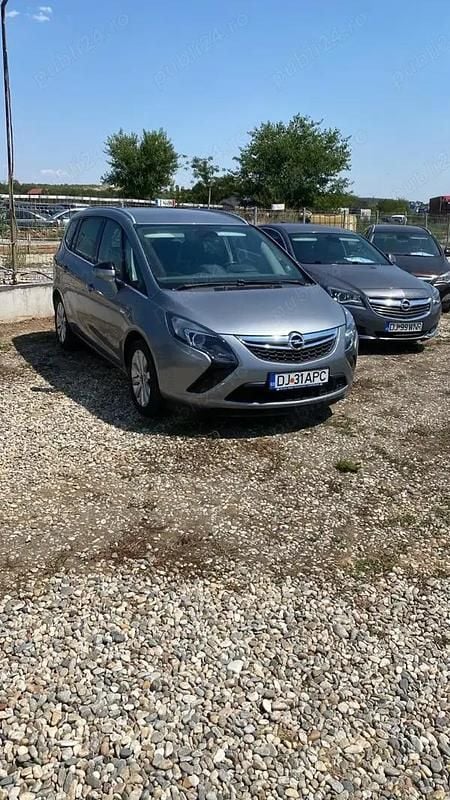 Gri Utilizat 2014 Opel Zafira Monovolum | 5.800 EUR (Preț bun) - Imagine 1/4
