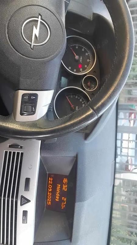 Second-hand Opel Astra 90 CP (66 kW) 2008 Break