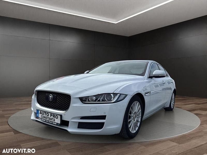 Culoarealb Utilizat 2016 Jaguar XE Berlinǎ | 10.650 EUR (Super Preț) - Imagine 1/4