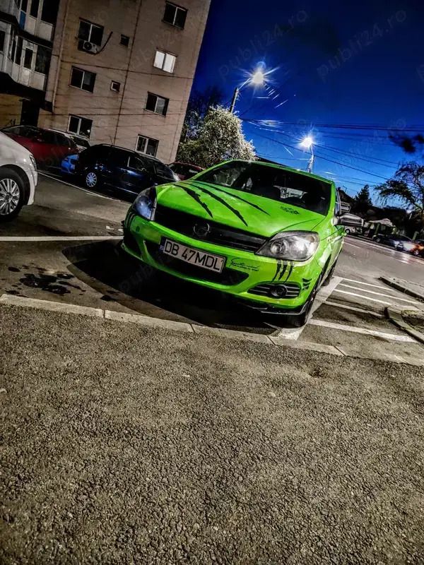 Verde Utilizat 2006 Opel Astra GTC Sport Coupe | 3.650 EUR - Imagine 1/4