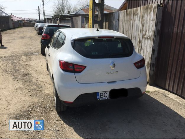 Alb Utilizat 2014 Renault Clio IV Hatchback | 5.850 EUR (Preț OK) - Imagine 1/3