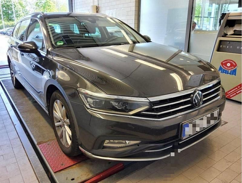 Utilizat 2022 VW Passat Elegance Break | 26.265 EUR - Imagine 1/1