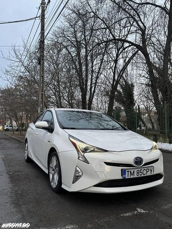 Second-hand Toyota Prius 122 CP (89 kW) 2018 Culoarealb Hatchback