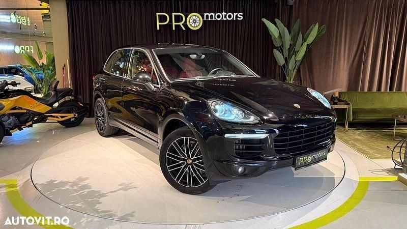 Culoarenegru Second-hand 2015 Porsche Cayenne SUV | 23.900 EUR (Preț OK) - Imagine 1/4