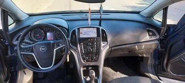 Utilizat 2012 Opel Astra Break | 3.650 EUR (Preț OK) - Imagine 1/4