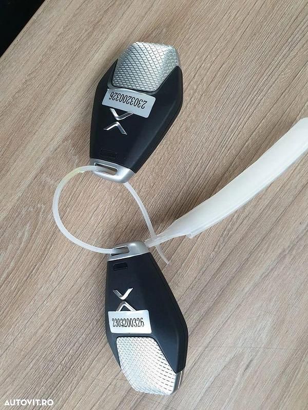 Second-hand XEV Yoyo 14 kW (20 CP) 2023 Culoarealbastru Hatchback