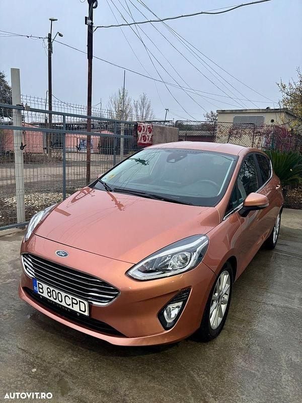 Culoareportocaliu Utilizat 2018 Ford Fiesta Titanium Hatchback | 9.999 EUR (Preț OK) - Imagine 1/4