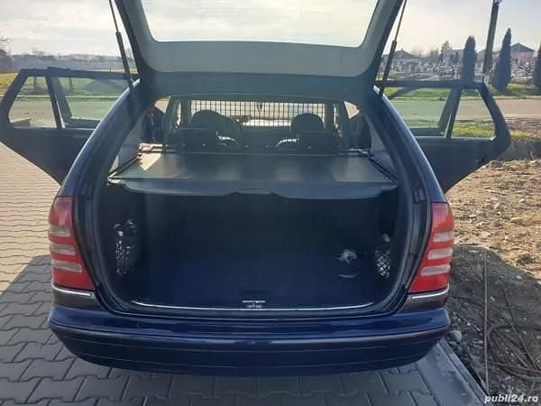 Second-hand Mercedes C220 150 CP (110 kW) 2005 Break