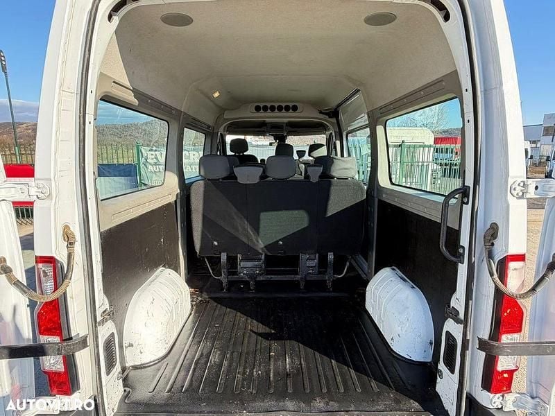 Second-hand Renault Master 149 CP (109 kW) 2021 Culoarealb Monovolum