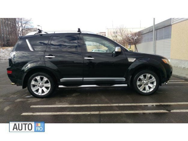 Negru Utilizat 2008 Mitsubishi Outlander SUV | 6.800 EUR (Super Preț) - Imagine 1/3