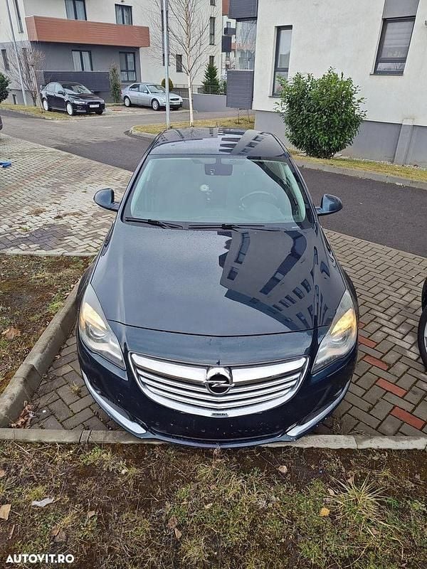Second-hand Opel Insignia 130 CP (95 kW) 2014 Culoareverde Berlinǎ