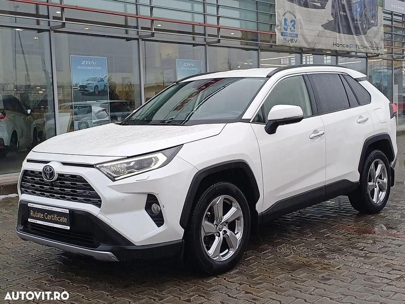 Second-hand Toyota RAV4 Luxury 175 CP (128 kW) 2021 Culoarealb SUV