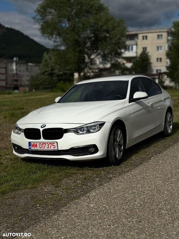 Culoarealb Utilizat 2018 BMW 320 Berlinǎ | 19.499 EUR (Super Preț) - Imagine 1/4