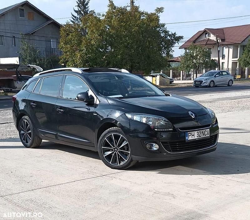 Culoarenegru Utilizat 2012 Renault Mégane GrandTour Bose Edition Break | 4.399 EUR (Preț bun) - Imagine 1/4