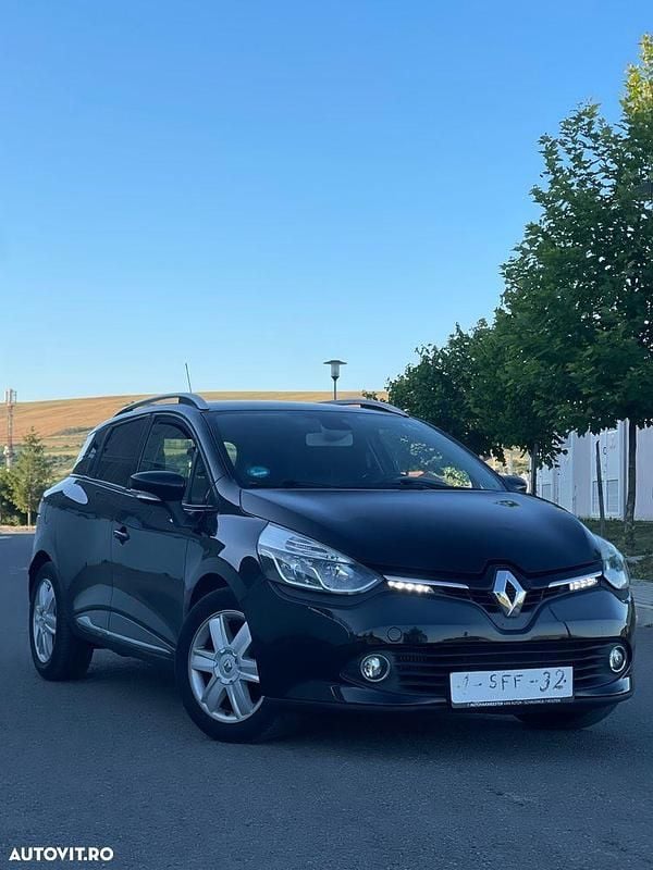 Negru Utilizat 2014 Renault Clio GrandTour Bose Edition Break | 4.999 EUR (Preț bun) - Imagine 1/4