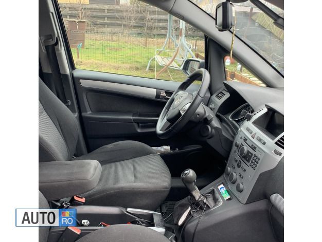 Albastru Utilizat 2006 Opel Zafira Monovolum | 2.200 EUR (Preț OK) - Imagine 1/4