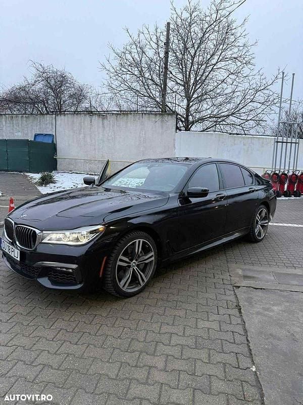 Second-hand BMW 750 Exclusive 530 CP (389 kW) 2018 Culoarenegru Berlinǎ