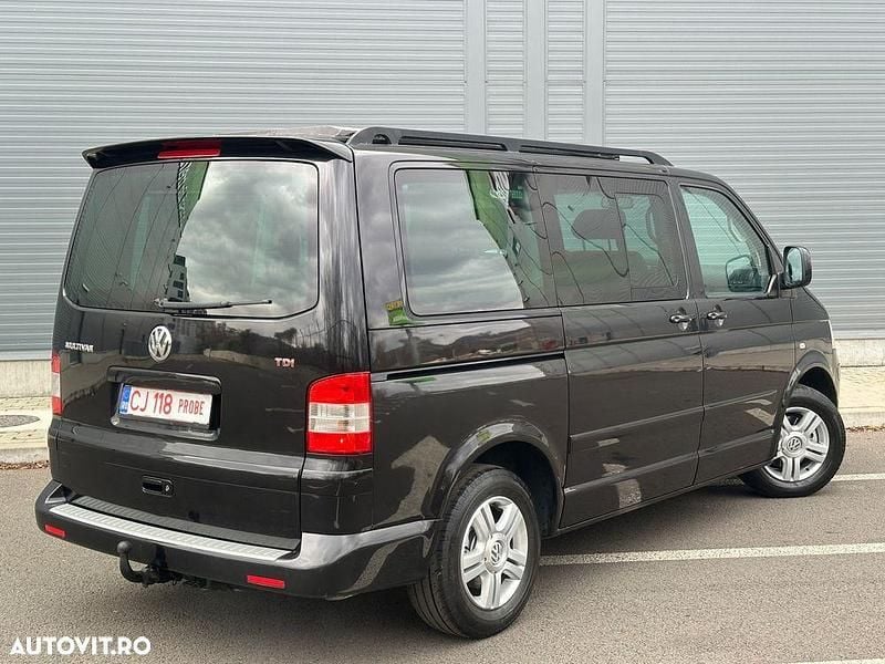 Second-hand VW Multivan 174 CP (127 kW) 2006 Culoarenegru Van